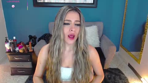 MiaCarper online show from 03.06.25