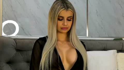 Mia online show from 06.15.26