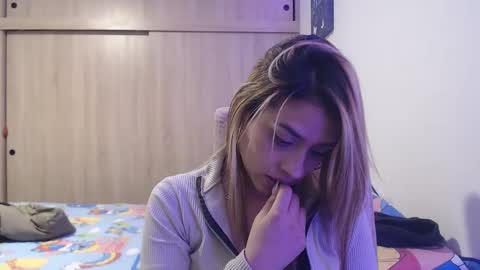 Miia  online show from 10.11.25