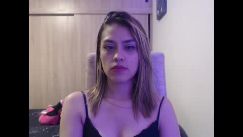 Miia  online show from 12.21.25