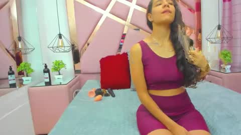 Snapshot of miacours chatting on 12.16.25 MiaCours online show from 12.16.25