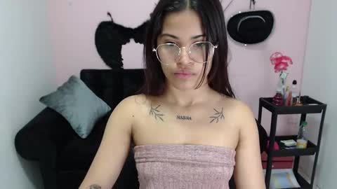 Snapshot of miacumgirl chatting on 01.16.26 miacumgirl online show from 01.16.26