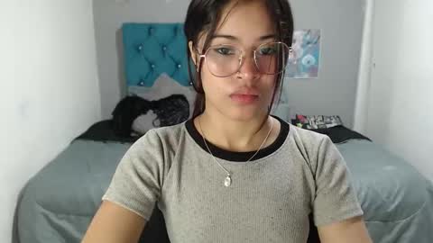 Snapshot of miacumgirl chatting on 02.18.26 miacumgirl online show from 02.18.26