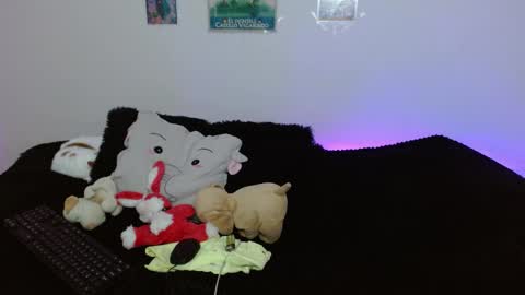 Mia david      online show from 04.16.26