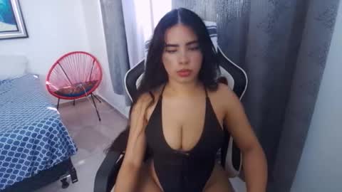 miafunny5 online show from 10.11.25