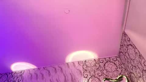 Mia online show from 12.05.25