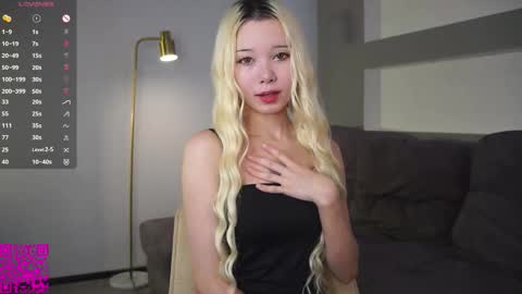 Mia online show from 09.24.25