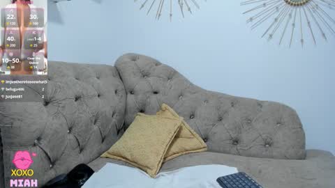 Miah Collins online show from 12.17.25