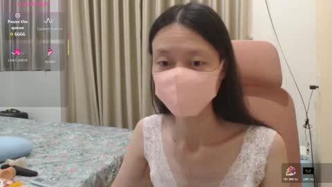 miahchan68 online show from 11.25.25