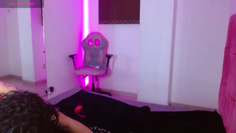 MIA VELEZ online show from 01.28.25