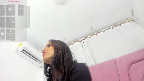 Snapshot of miajhonsonx chatting on 05.15.26 miajhonsonx online show from 05.15.26