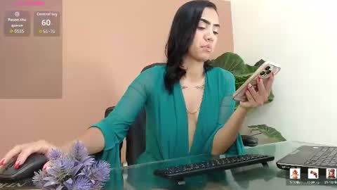 Mia online show from 08.01.26