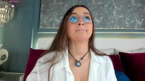 Mia  online show from 05.31.26