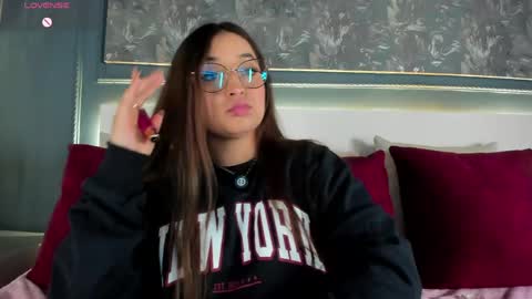 Mia  online show from 06.02.26