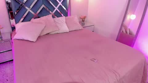 Mia Khalifa online show from 03.06.25