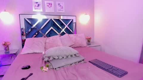 Mia Khalifa online show from 03.12.25