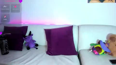 Mia online show from 02.12.25