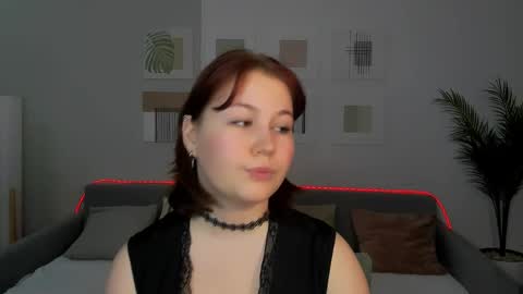 Snapshot of mialacrice chatting on 05.18.26 mialacrice online show from 05.18.26