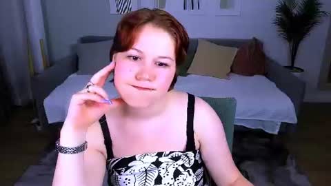 Snapshot of mialacrice chatting on 06.12.26 mialacrice online show from 06.12.26