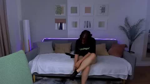 Snapshot of mialacrice chatting on 06.21.26 mialacrice online show from 06.21.26