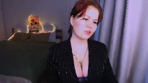 Snapshot of mialacrice chatting on 06.30.26 mialacrice online show from 06.30.26