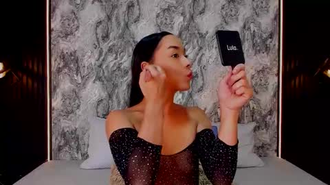 Mia Larouse online show from 02.01.26