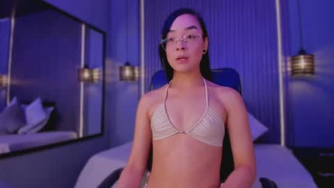 Mia Larouse online show from 04.22.26