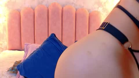 Mia online show from 03.06.26