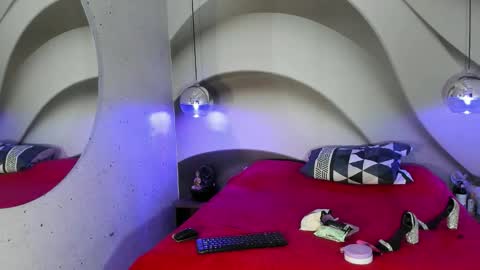 Mia 3 online show from 02.06.26