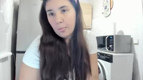 Snapshot of miamarrone chatting on 11.11.25 MiaMarrone online show from 11.11.25