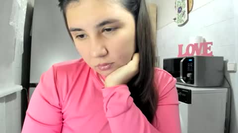 Snapshot of miamarrone chatting on 11.25.25 MiaMarrone online show from 11.25.25