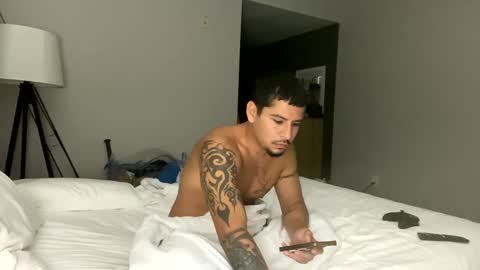 miamiclos1 online show from 01.17.25