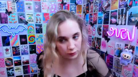 Snapshot of miamilas chatting on 03.18.26 miamilas online show from 03.18.26