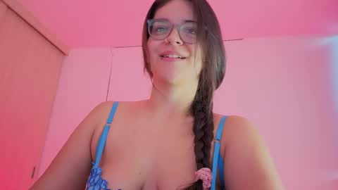 Mia online show from 05.23.26