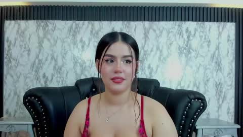 Snapshot of miamontoya chatting on 02.08.25 Mia   -5 7001400 Follow  online show from 02.08.25