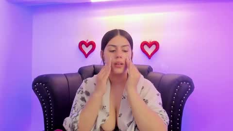 Snapshot of miamontoya chatting on 02.25.25 Mia   -5 7001400 Follow  online show from 02.25.25