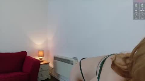 Snapshot of miamoon123 chatting on 11.13.25 miamoon123 online show from 11.13.25