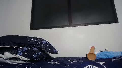 Snapshot of miamoon_ chatting on 02.24.25 Mia online show from 02.24.25