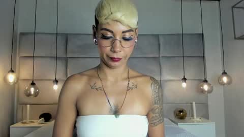 Mia Morgann online show from 01.29.25