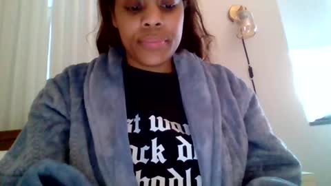 MiaMuffn online show from 01.06.25