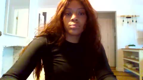 MiaMuffn online show from 09.20.25