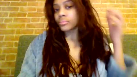 MiaMuffn online show from 12.05.25