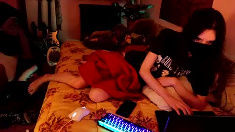 Snapshot of miaowhowl chatting on 01.17.25 Kristien online show from 01.17.25