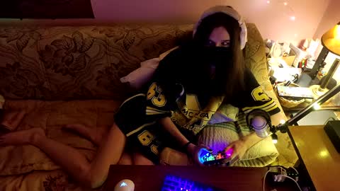 Snapshot of miaowhowl chatting on 02.08.25 Kristien online show from 02.08.25