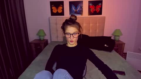 Mia online show from 01.17.25