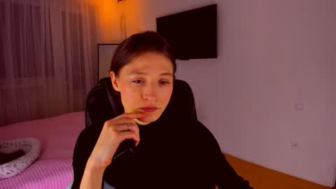 Mia online show from 02.28.26