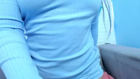 Mia Quevedo online show from 01.07.25