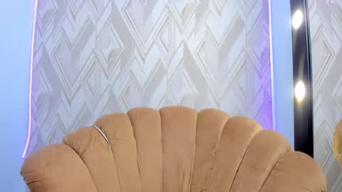 Mia Quevedo online show from 02.14.25