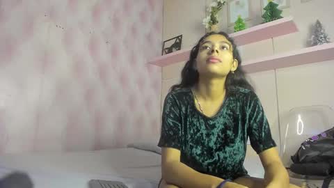 Snapshot of miarivers_ chatting on 12.02.25 MIA online show from 12.02.25