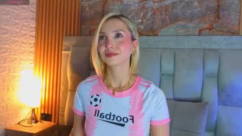 Snapshot of miaroldan chatting on 07.14.26 miaroldan online show from 07.14.26